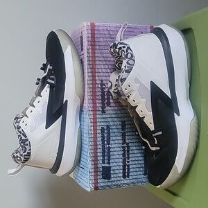 Air Jordan Zion 1 -Black/Metallic Gold/White- Men's DS Size 6Y Zion Williamson